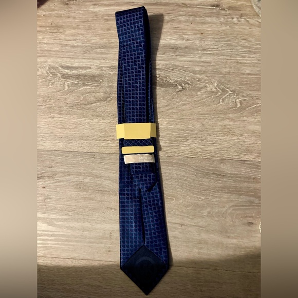 MICHAEL Michael Kors Dark Blue Checkered Tie - Picture 4 of 6